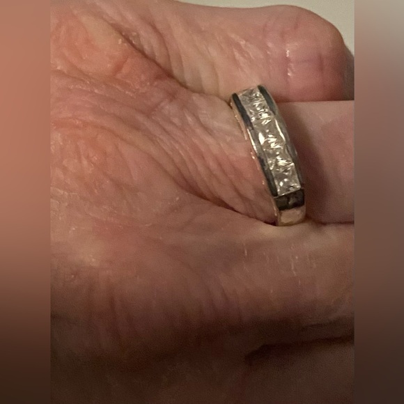 Avon 925 Sterling Silver Cubic Zirconia Band - Picture 4 of 12